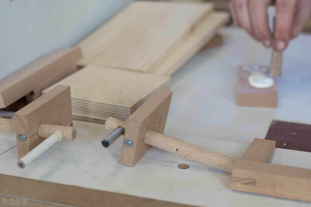 手被502胶水粘住了怎么办教你一招,当手被502胶水粘住了怎么办