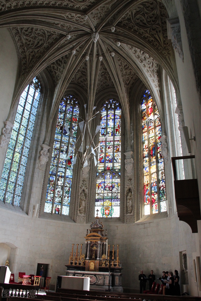 法国巴黎著名景点英文介绍,巴黎名胜古迹详解