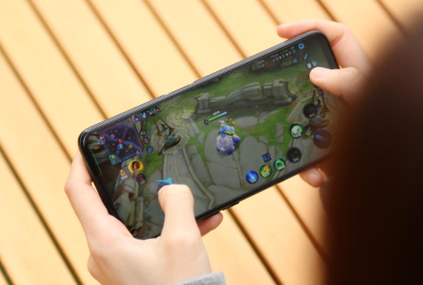 OPPO是懂用户的，5000mAh+67W，5nm高性能手机降至1425元