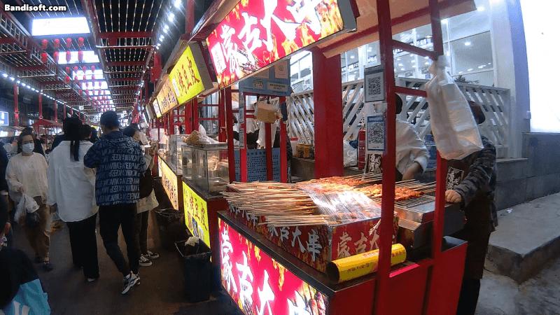 别的牌子，肯定是要单独大赚一笔，SJCAM：白送！