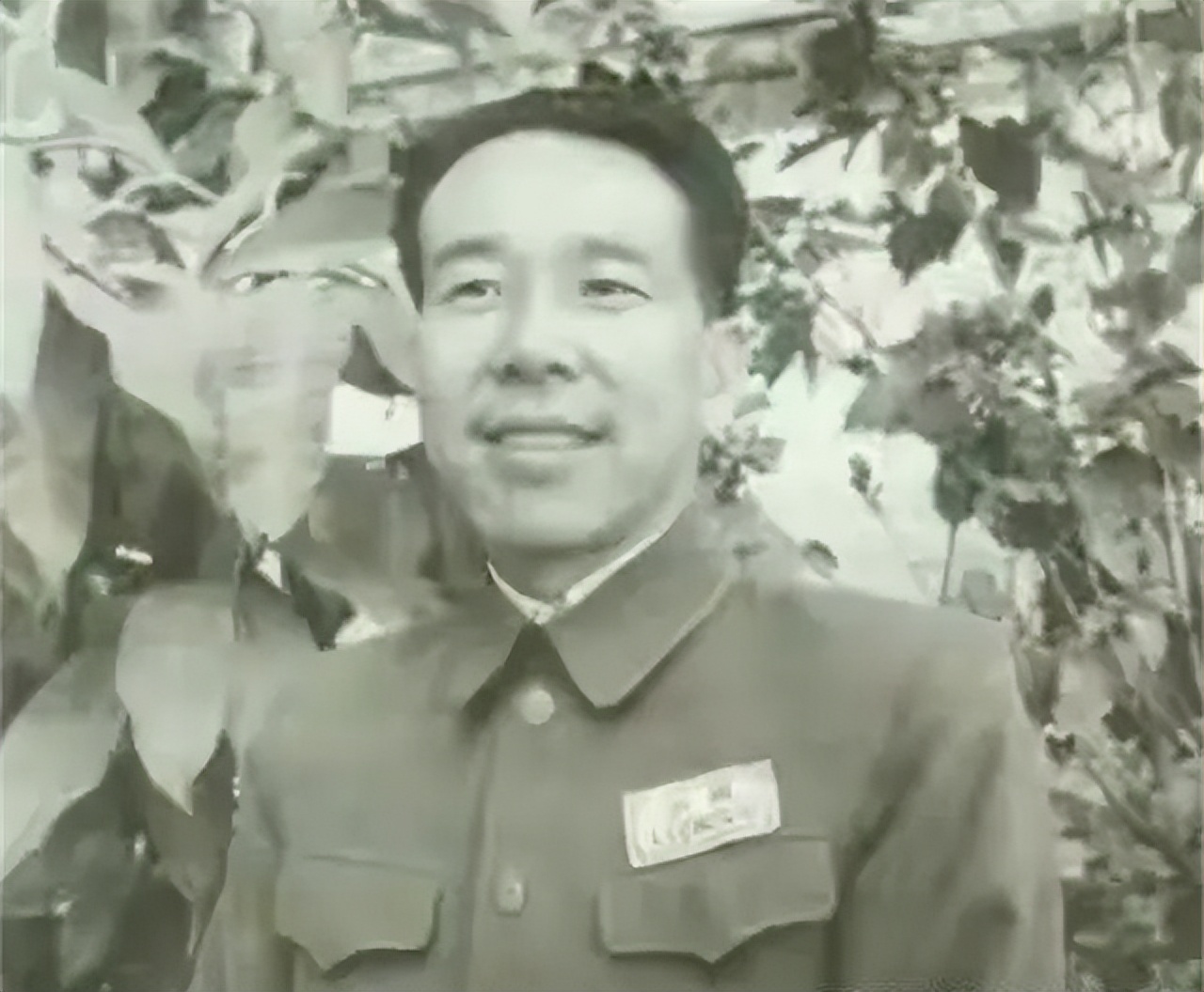 72年陈毅病重回光返照,女儿含泪将耳朵凑近,听见说了八个字