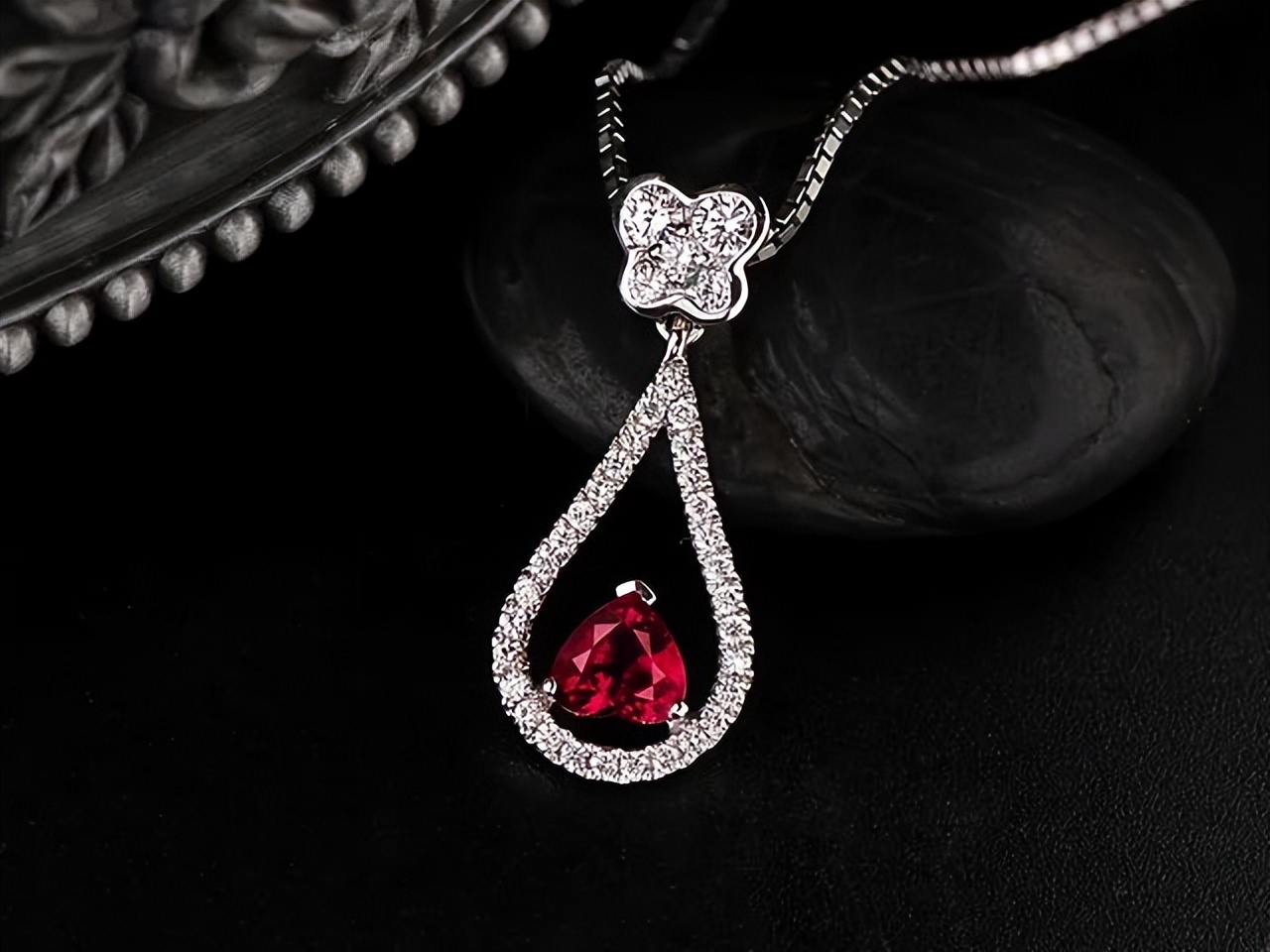 红宝石是妖娆多姿的美丽，燃起人们的希望之火-众享珠宝，乐大福