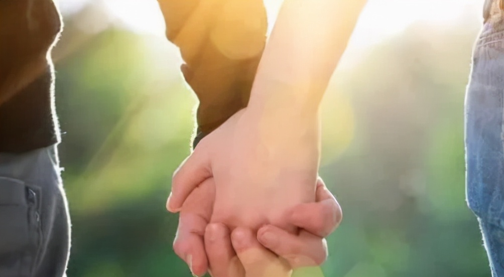 河南男子掉入油锅后来怎么样了,河南男子掉进油锅