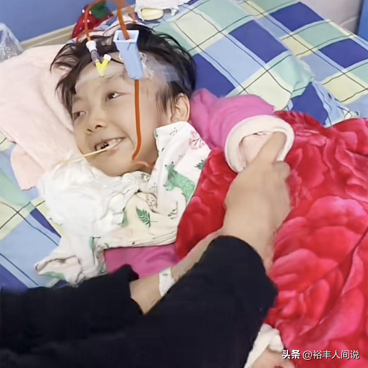 一路走好！16岁网红欢欢不幸去世，51岁妈妈照顾16年爸爸选择抛弃