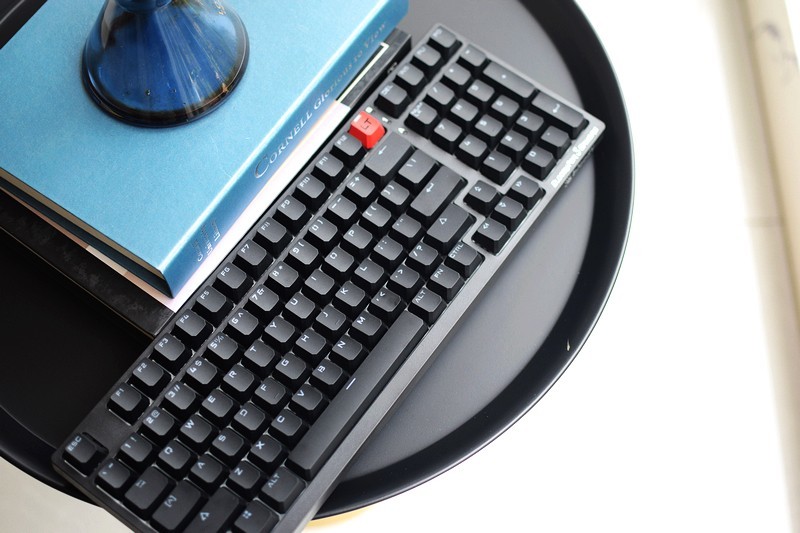 血手幽灵t98和rog游侠rx,血手幽灵t98支持热插拔吗