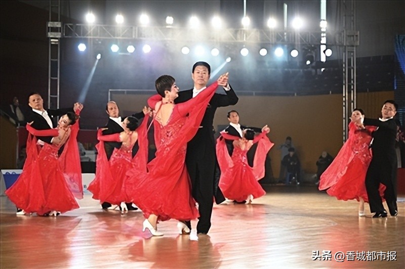 八百舞者咸宁争霸!“歌瑞亚杯”2023年湖北体育舞蹈公开赛(咸宁站)暨咸宁市第八届体育舞蹈锦标赛精彩开赛