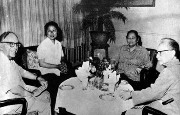 中央邀请宋庆龄参加政协会议，宋提出三个条件，毛主席如何答复？