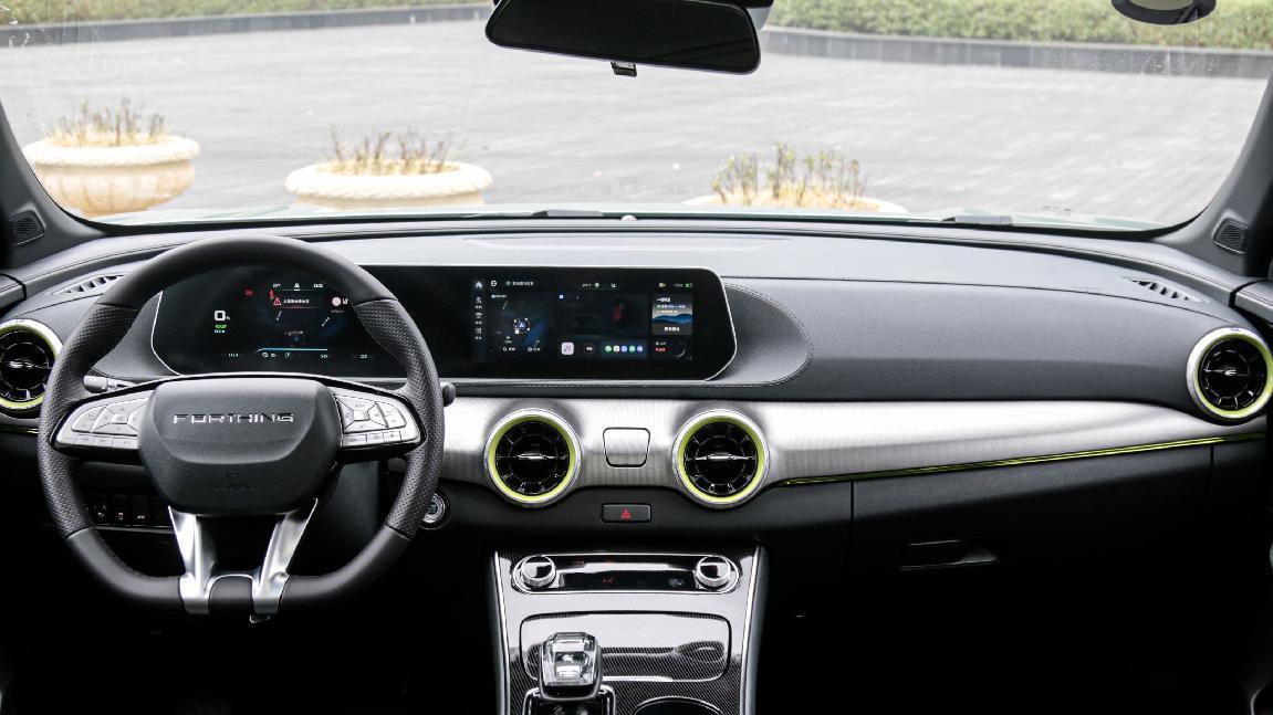 风行雷霆真实评测,传统车型风行雷霆