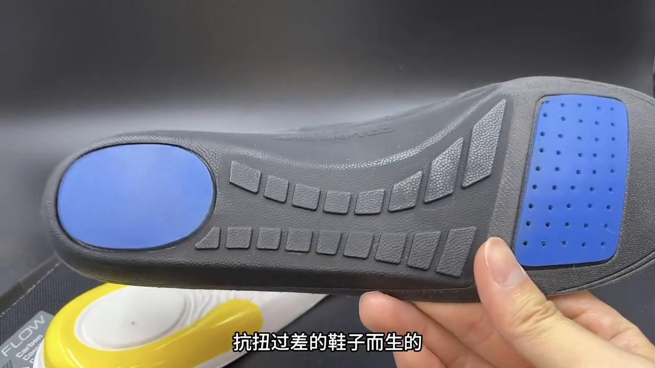 羽毛球球鞋原装鞋垫好吗,入门羽毛球鞋鞋垫