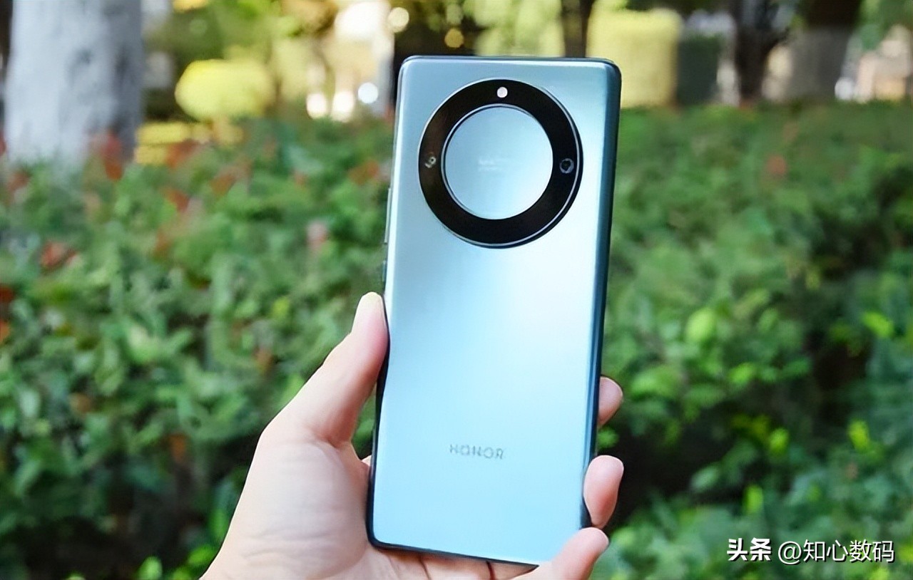 最新款千元机性价比最高,这几款千元机性价比不输旗舰