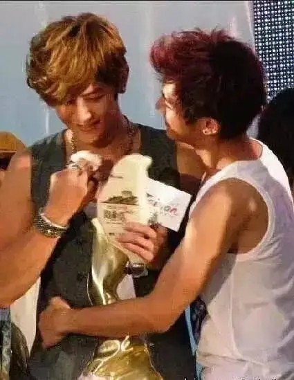 炎亚纶虐心片段,炎亚纶曝恋爱细节