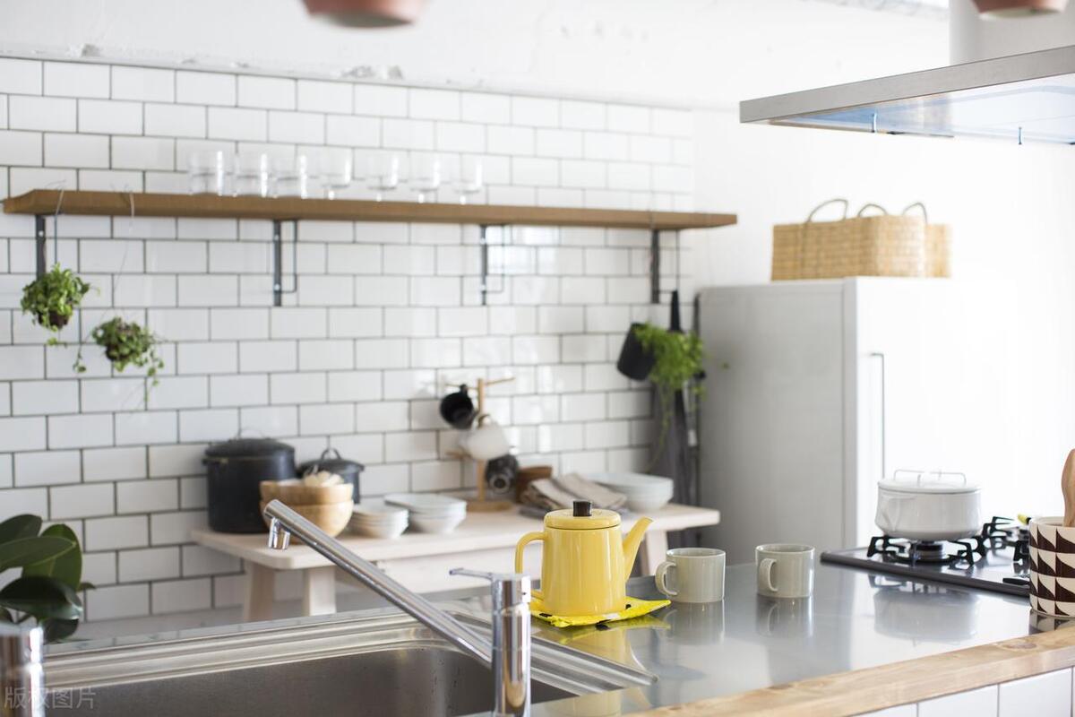 厨房台面要不要铺地板砖,厨房台面要不要铺木板