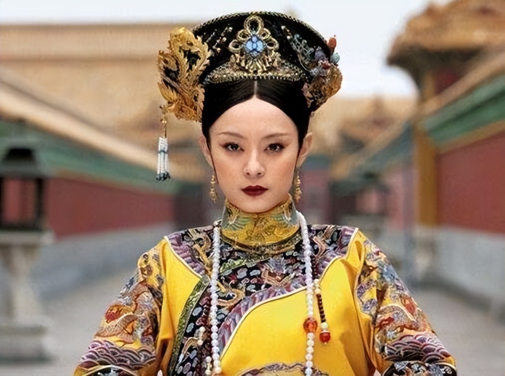 韩国古装剧抄袭凤冠,甄嬛传抄袭孝庄秘史