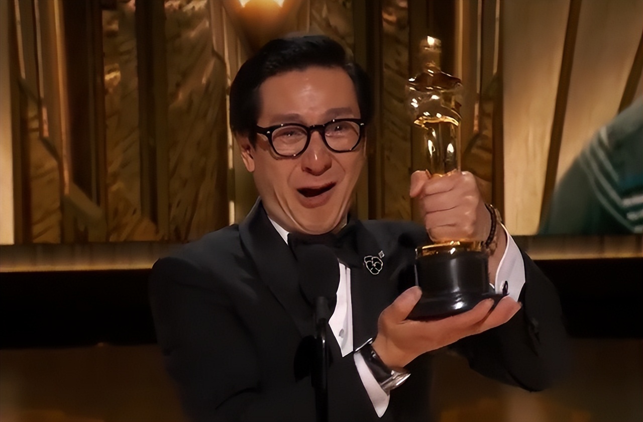 杨紫琼拿影后和我们有什么关系,杨紫琼是成就最高的华人