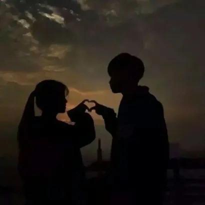 网恋男友来找我我要订酒店吗,网恋男友要来找我还要问我要车费