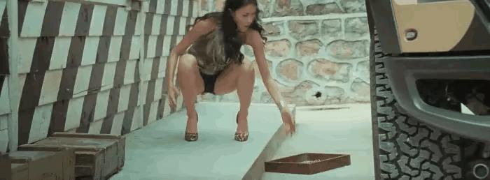 电视剧中的不忍直视,为什么电视剧拍戏只有上半身