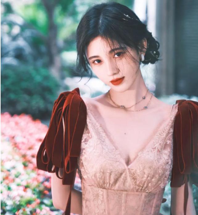 自曝偷东西的女明星,被爆偷东西的女明星