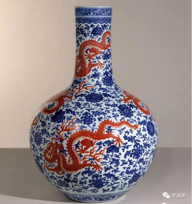 大清嘉庆香草龙纹官窑盘,清三代瓷器龙纹特征