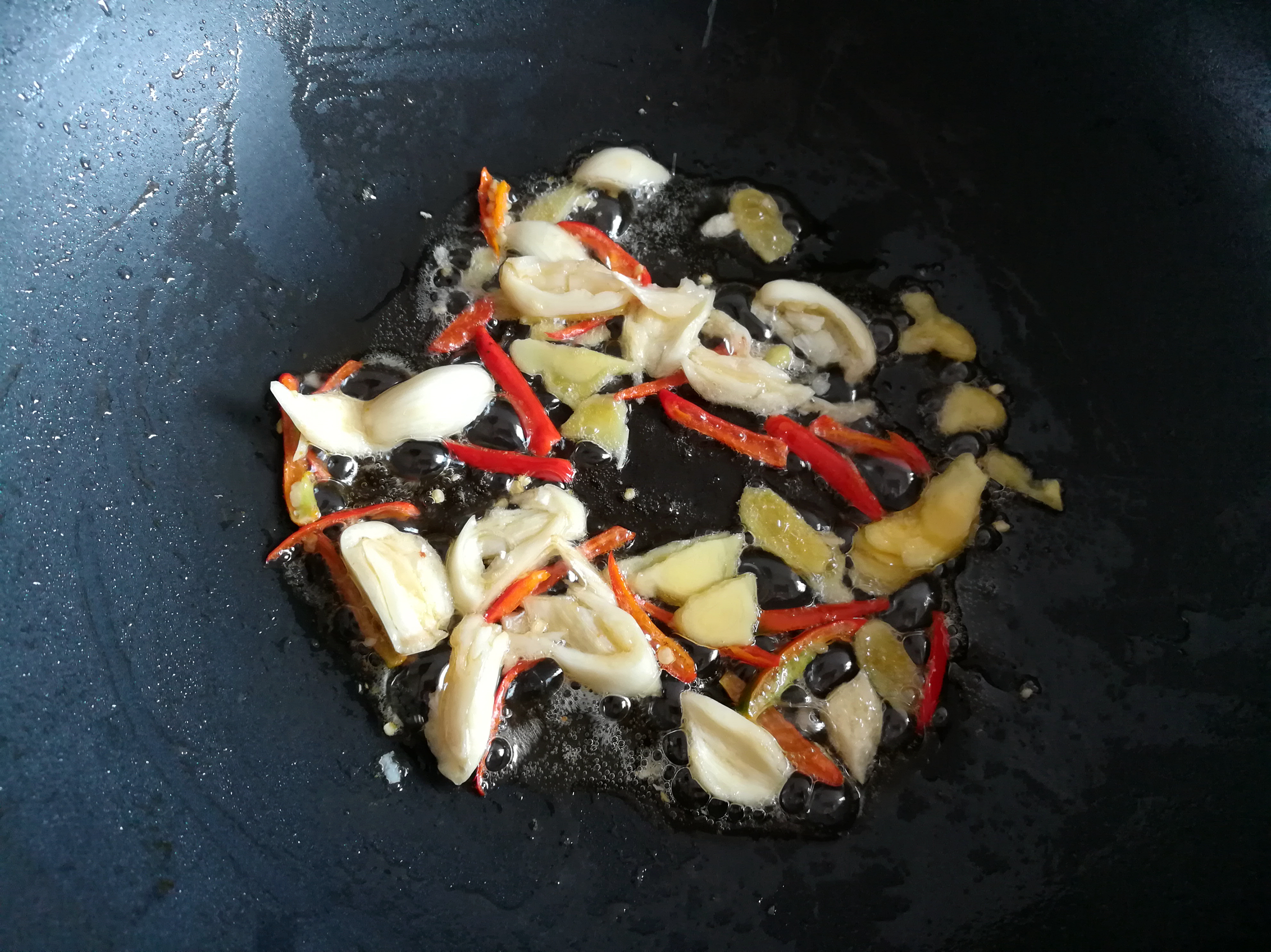 墨鱼是白灼好吃还是红烧好吃,墨鱼炒什么比较好吃