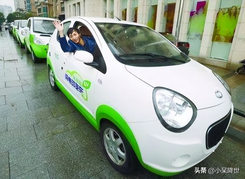 小伙跑滴滴一个月拿了2700,年轻人跑滴滴月入过万