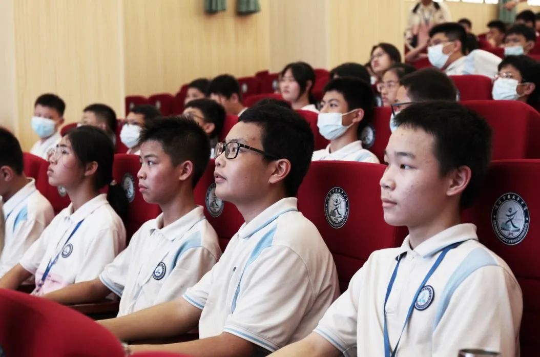 全国知名小小说作家,广东省小小说