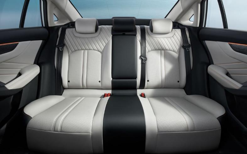 奕炫max改装宽体,奕炫max赛道级剪刀门宽体轿跑