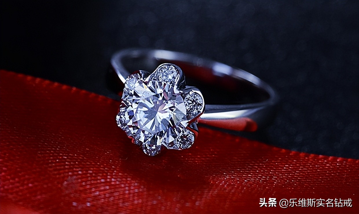 2克拉钻戒上手效果,2克拉vvs钻戒大概多少钱