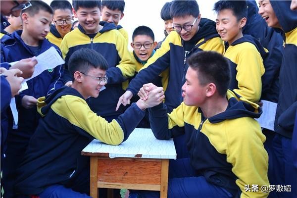 高中生掰手腕一方骨折谁承担责任,高中生掰手腕粉碎性骨折