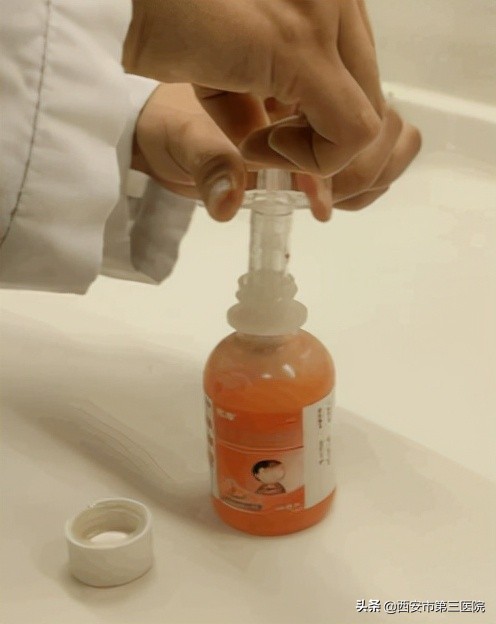 退烧药布洛芬混悬液怎么吃,布洛芬混悬液儿童怎么使用