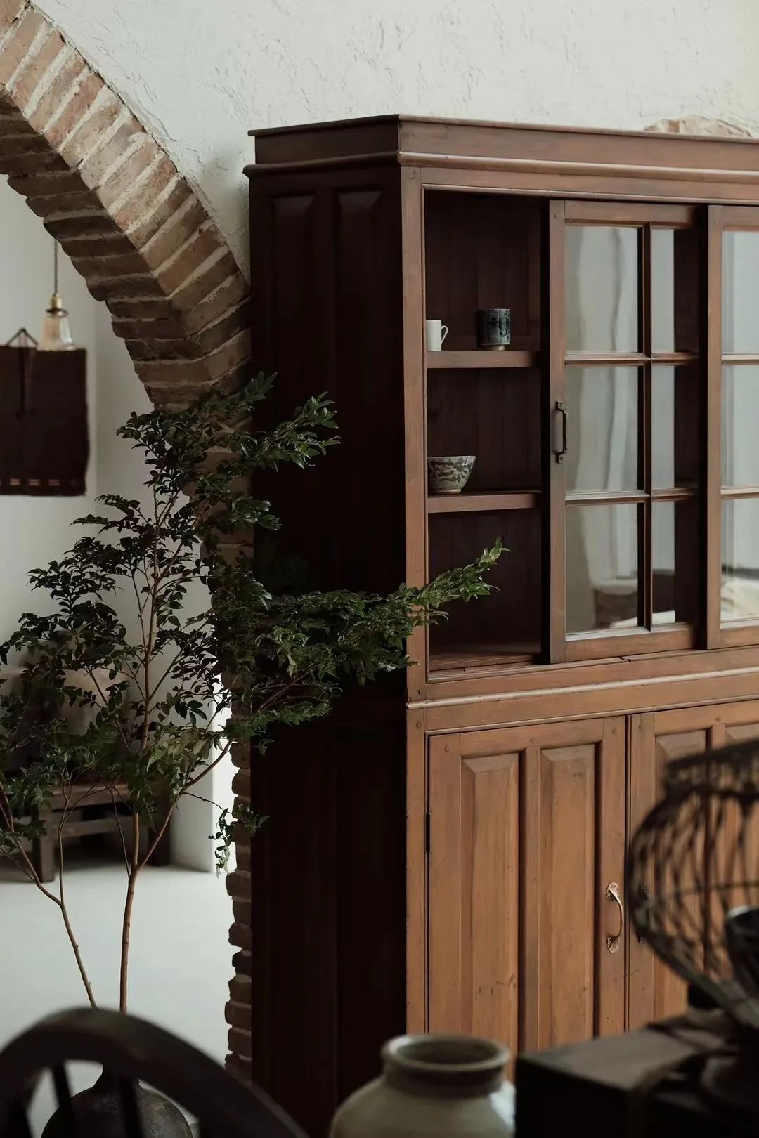 放弃高薪工作，在400m²的“小窝”里，造一所古道具商店