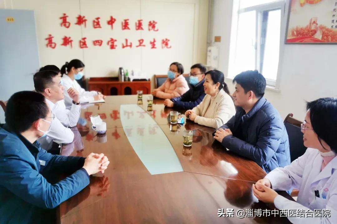 专家义诊下基层健康服务暖心,专家义诊基层健康服务暖人心