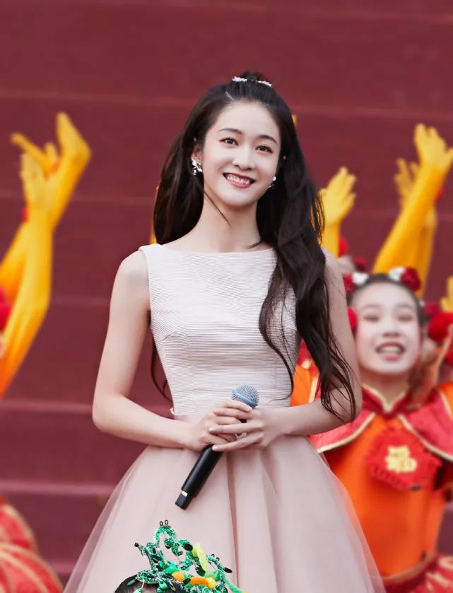 娱乐圈隐藏太深的十对亲姐妹,共闯娱乐圈的15对明星亲姐妹