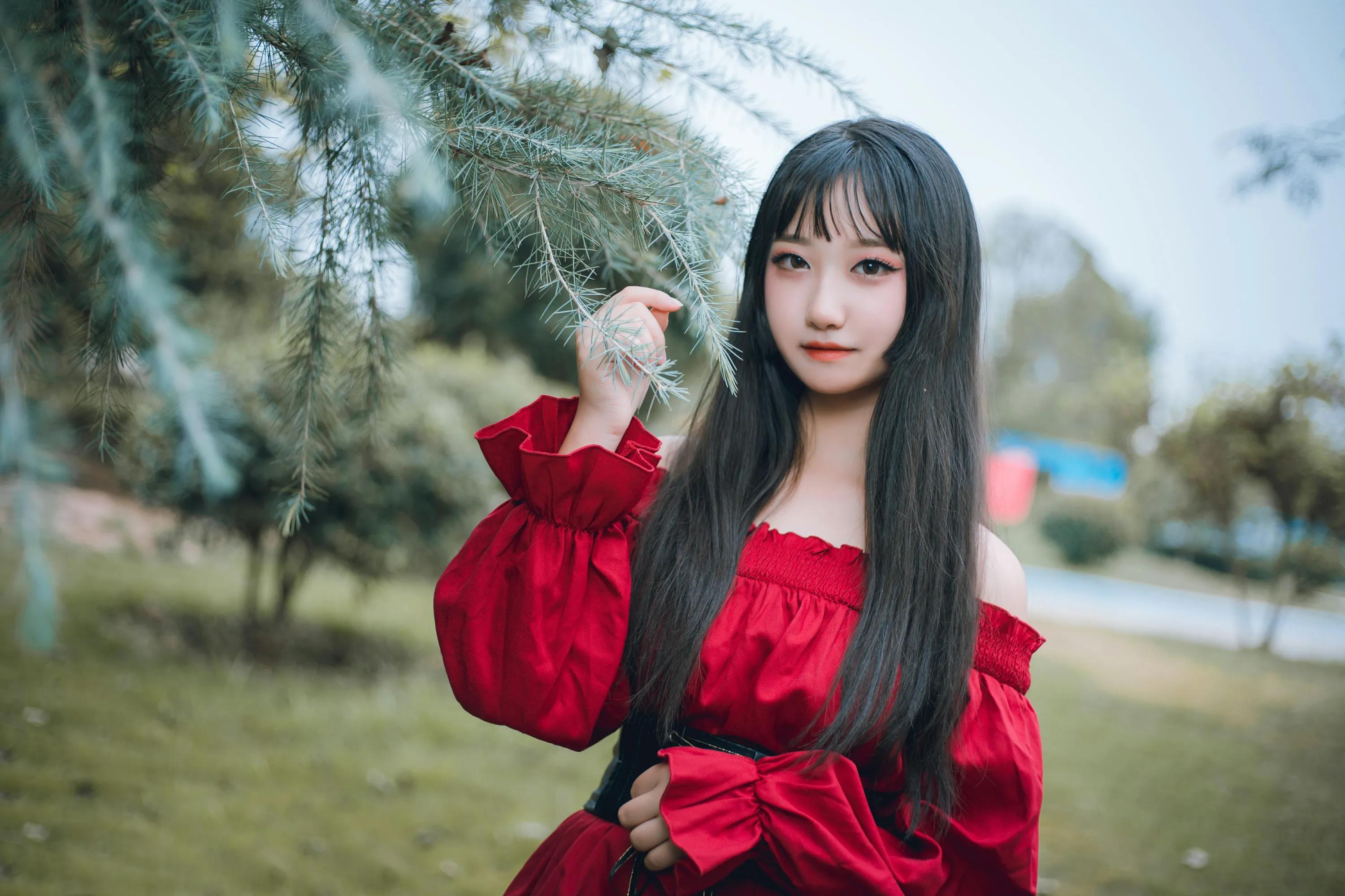 一边是学姐一边是学妹该选哪个呀,学姐还是学妹更适合做女朋友