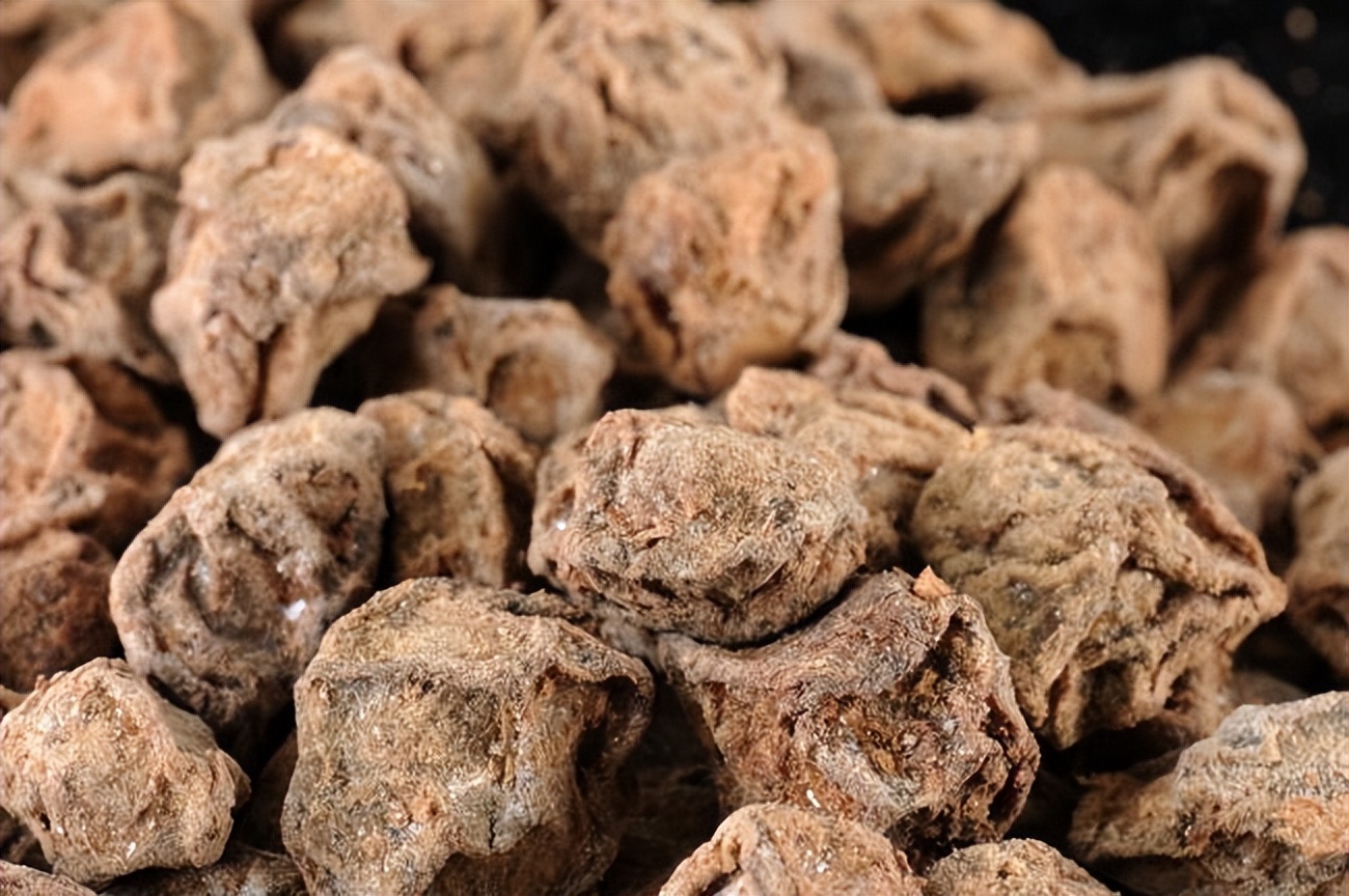 经期有直径8厘米大的肉状血块,女生来月经有血块子宫的变化