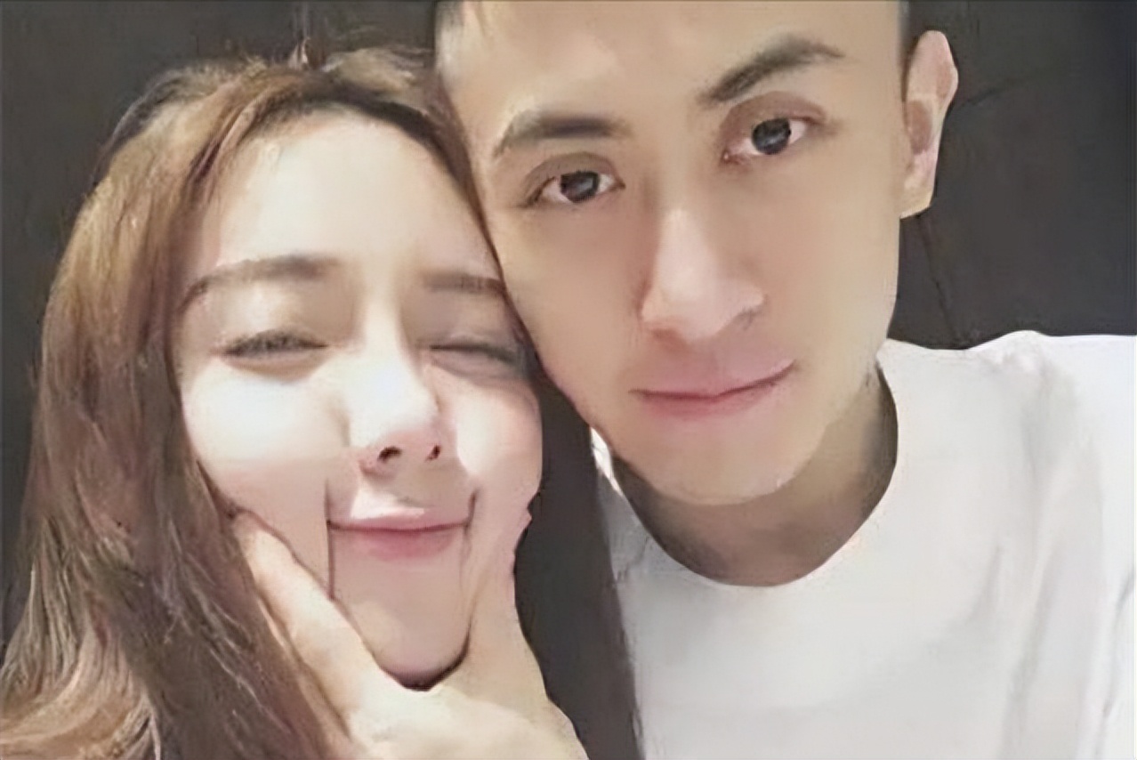 秦奋和韦雪现在什么关系,30万一双鞋秦奋