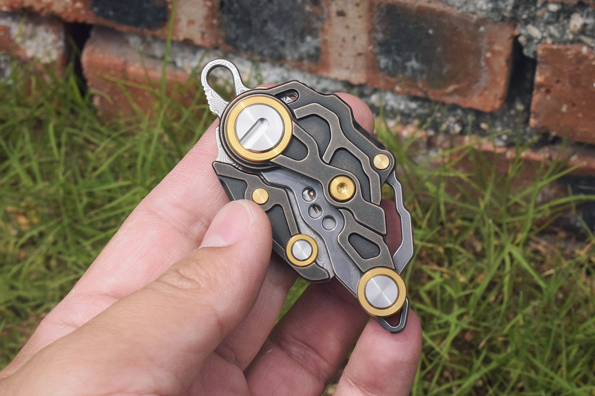 浓浓机甲风，把玩实用两相宜！三刃木大马士革挂脖*刀折**体验