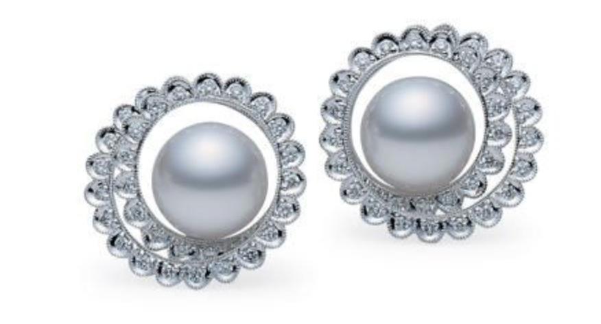 Emily在巴黎II上线即遭吐槽，真正的巴黎女人怎么搭珠宝？