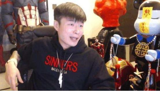 帝师：“最强风水师”，直播间扇员工耳光，连王思聪都看他直播？