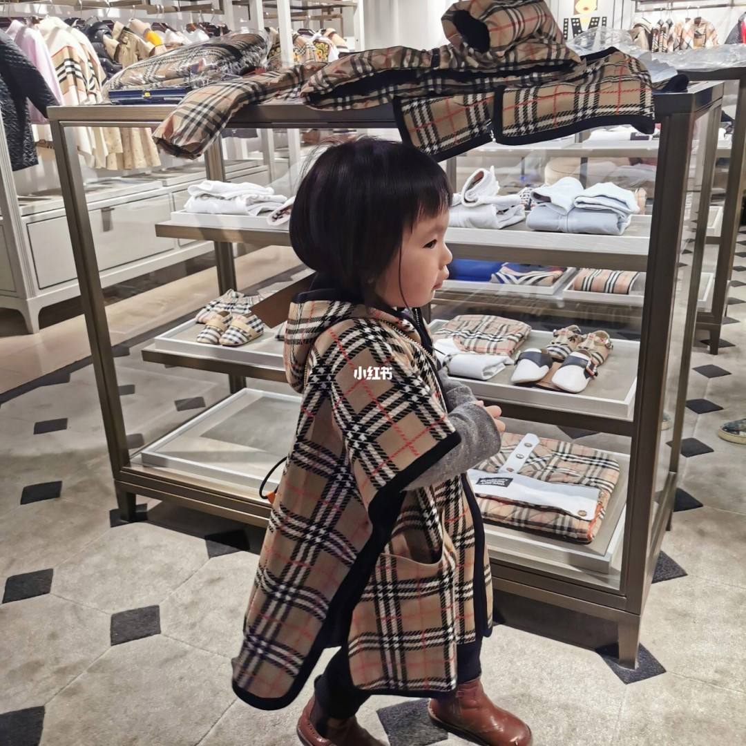巴宝莉burberry童装怎么区别真假,巴宝莉burberry发布会