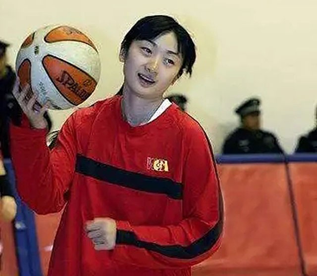 莫科周雅菲照顾王凡父母,八一女篮王凡死因详细