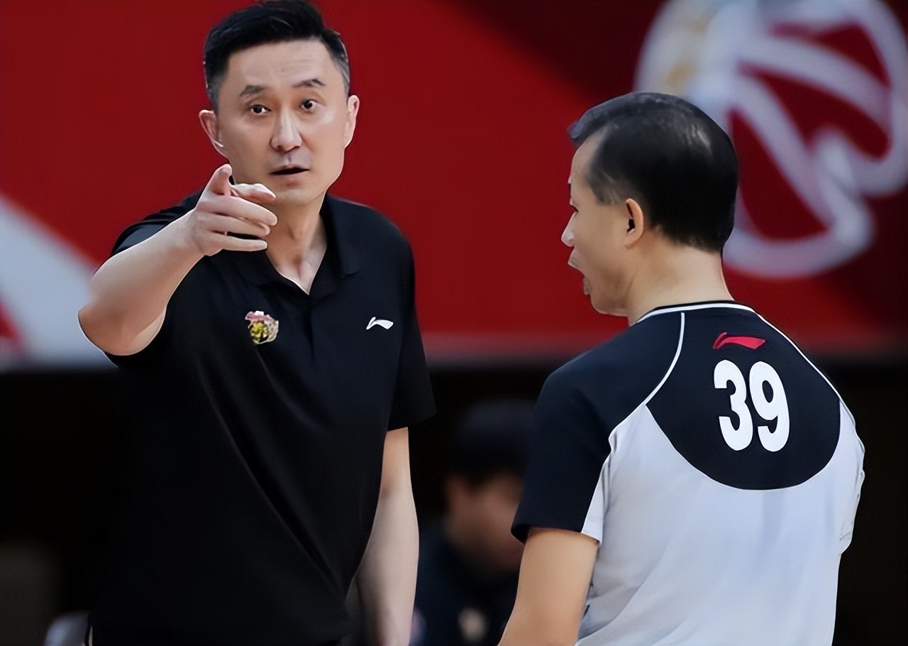 再见郭士强!中国篮协官方公布,45岁少帅正式担任国家二队主帅