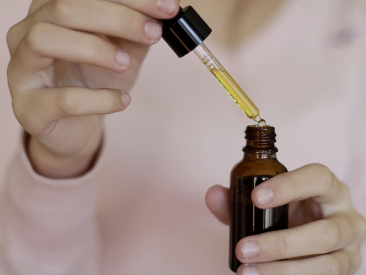 长斑了熊果苷可以去掉吗,老年斑的天生克星是什么