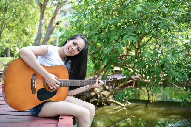 g和弦按不好怎么训练,初学者按和弦要注意什么