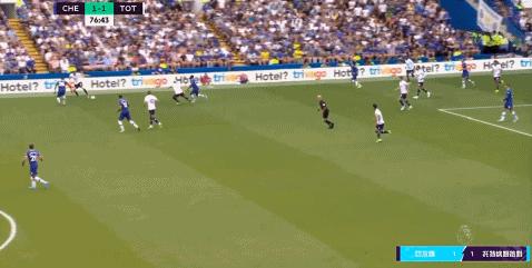 孔蒂临场指挥蓝军,足球锋线无力