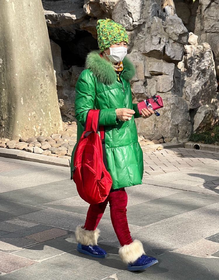 40多岁大脸女性适合戴什么太阳帽,四十多岁妈妈戴什么帽子洋气减龄