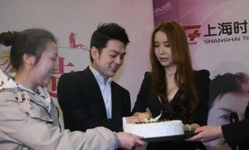 最美变性人河莉秀:因不能生育被丈夫抛弃,45岁认爱企业家新男友