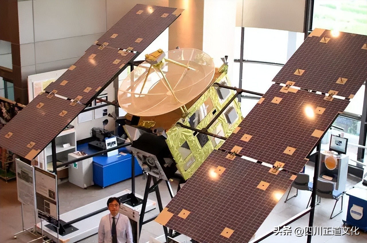 碎石横溅！日本隼鸟2号飞船在3亿公里外进行*力暴**采矿，细节惊人