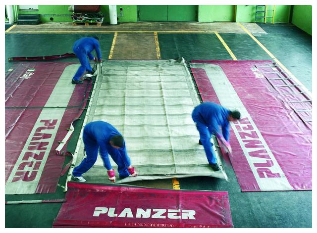 衣服棉与聚酯纤维比例多少最好,聚酯纤维和锦纶的衣服哪个好