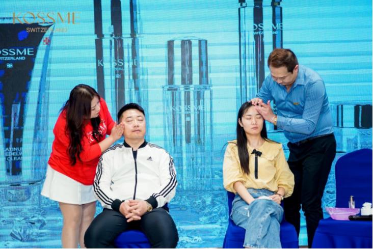 kissme蔻诗弥鎏金面霜,kossme蔻诗弥深层洁肤霜怎么使用