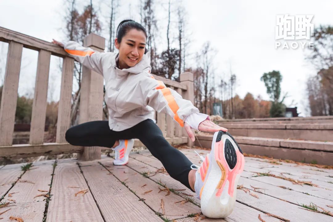 专为女士打造的跑鞋ub22,ub22女士慢跑鞋